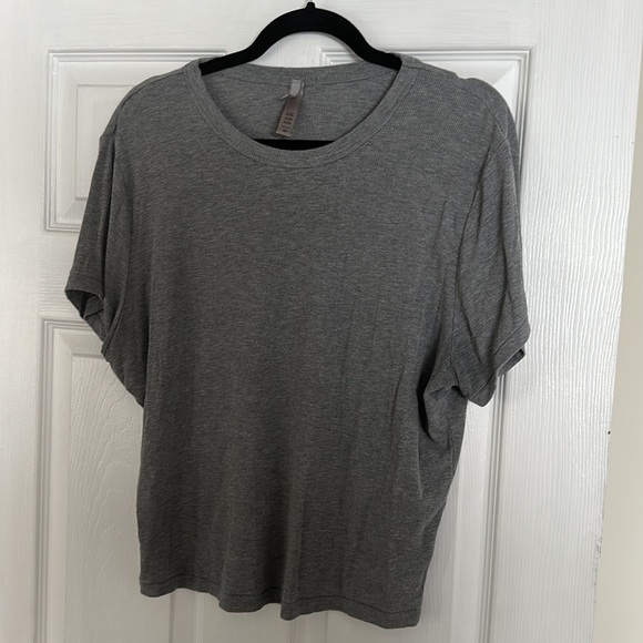 SKIMS | Soft Lounge Baby Tee - Picture 5 of 9